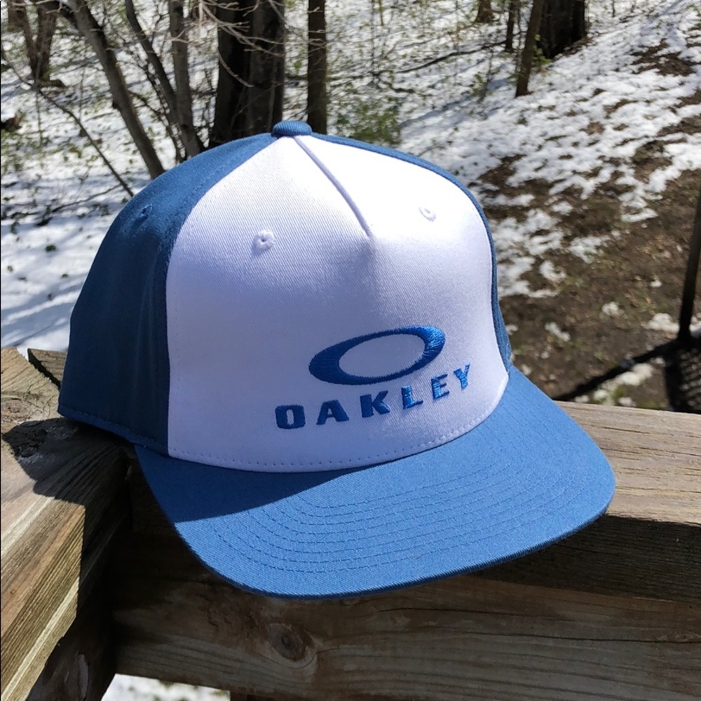Oakley Snapback Hat | One Ten Cap | Blue and White